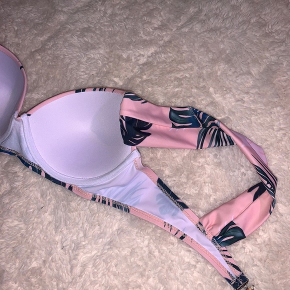 Bikini - Picture 9 of 13